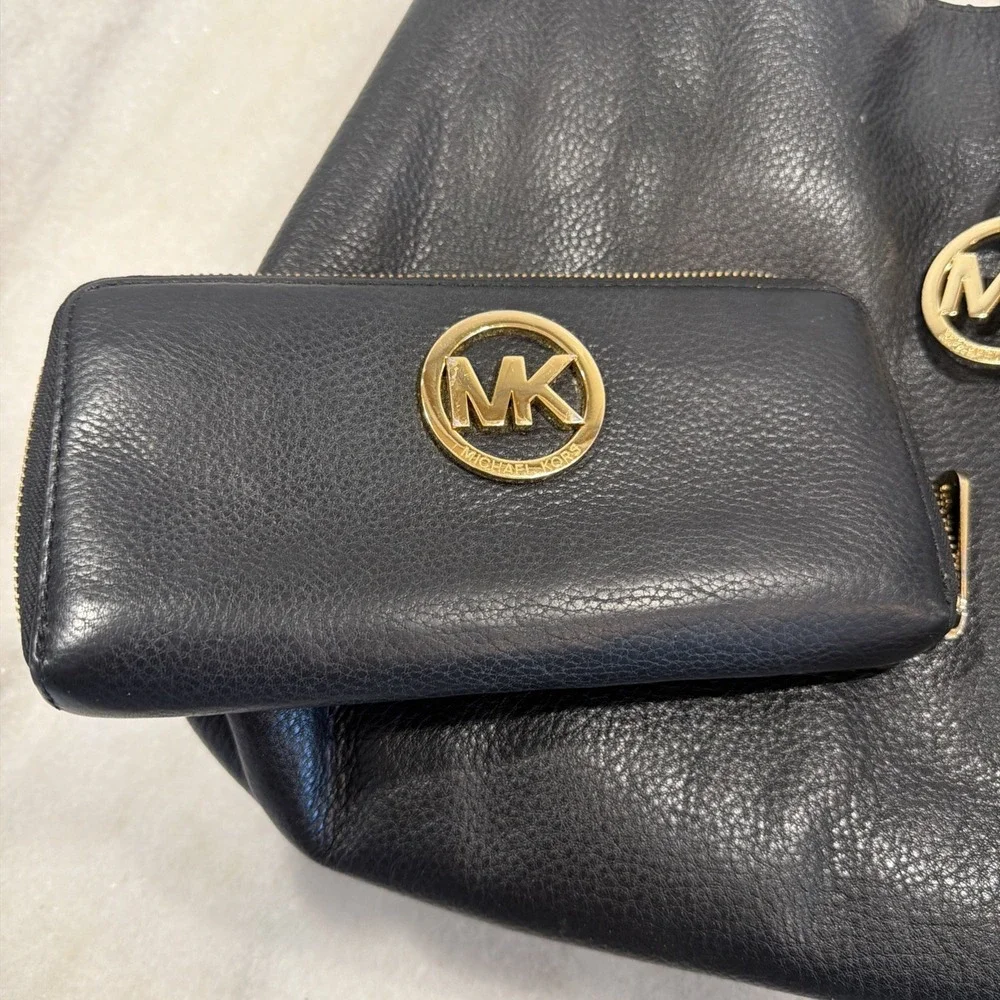 Michael Kors Black Jet Set Leather Multi Pocket Tote With Matching‎ Wallet